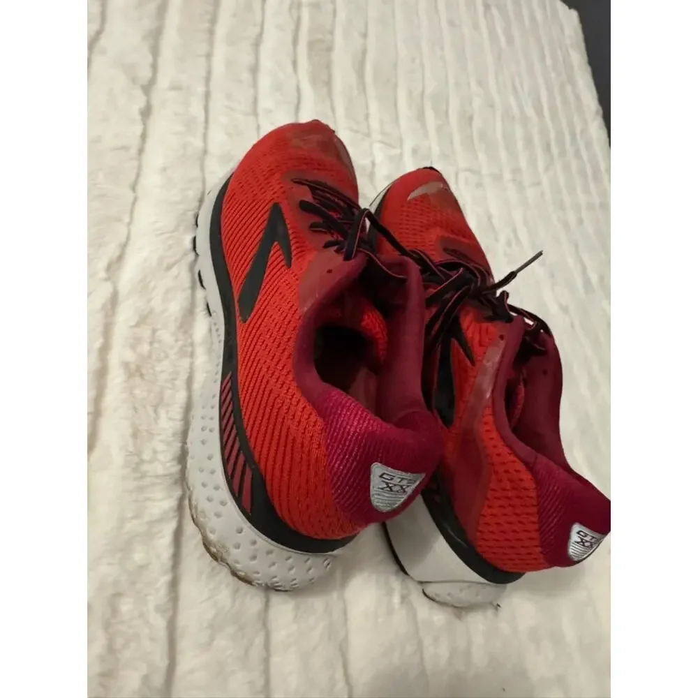 Brooks Men's Running Shoes Red Black Athletic Sneakers Size 11 D Pre-Owned